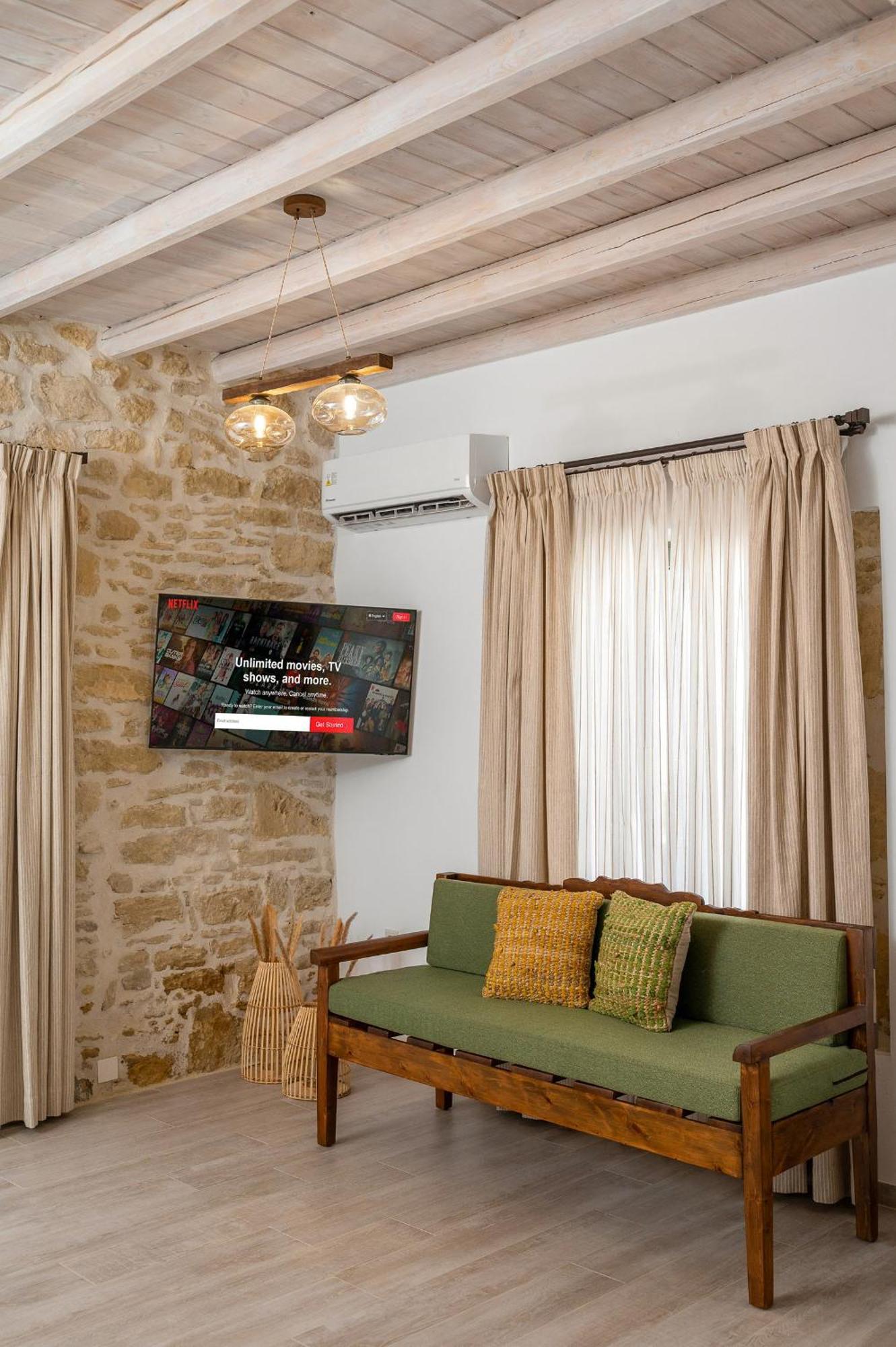 Papadia Luxury Apartments Pitsidia Buitenkant foto