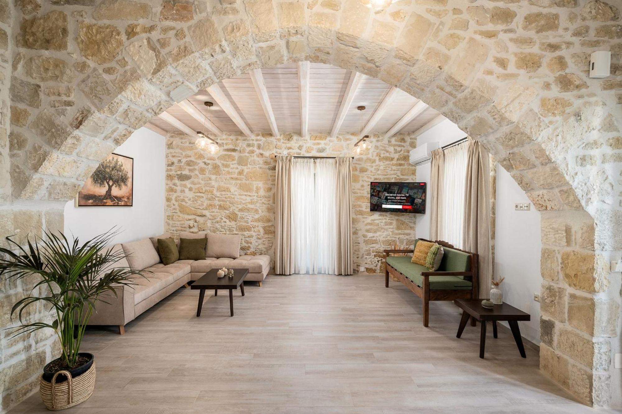 Papadia Luxury Apartments Pitsidia Buitenkant foto